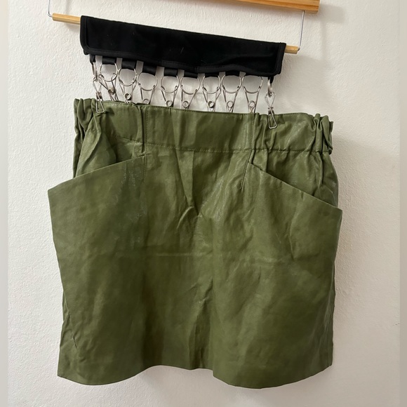 NWOT FAUX LEATHER MINI SKIRT - Picture 5 of 5